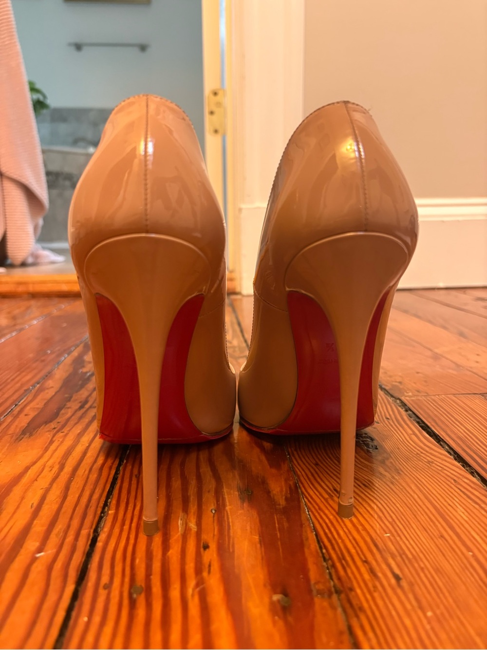 Christian Louboutin So Kate 120 - Picture 2 of 9